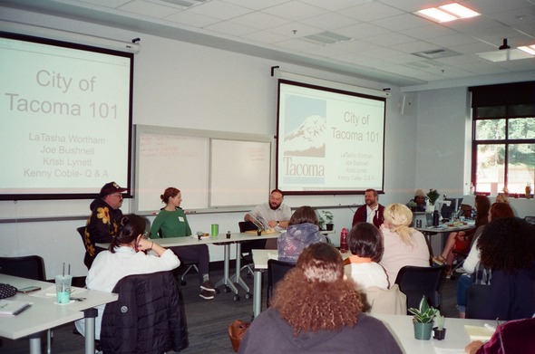CM Bushnell presenting to the climate cohort