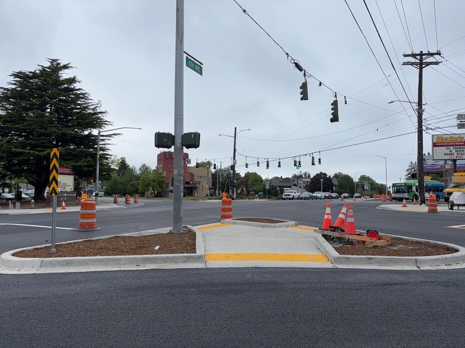 6th Ave - Pave