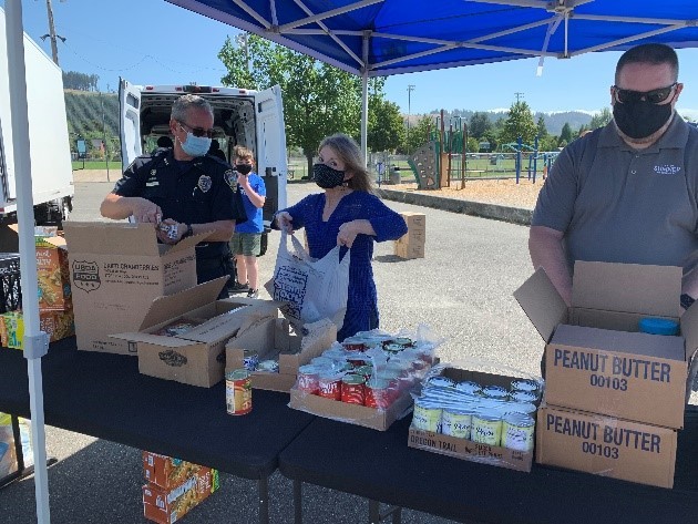 Bonney Lake Food Bank volunteers