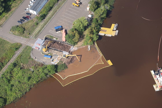 Aerial view of the polluted sediment cleanup work at Munger Landing