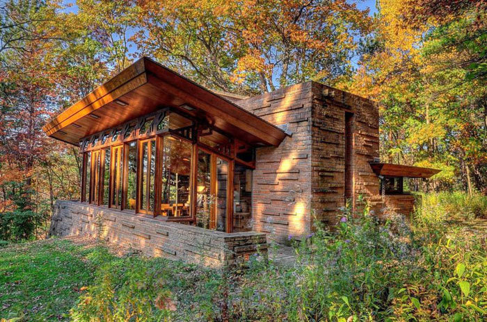 Frank Lloyd Wright designed cottage in woods