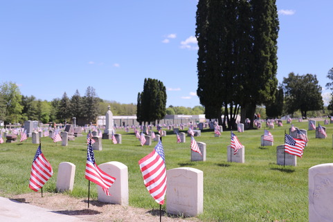 Flags on headstones at CWVMC on Memorial Day 5.26.25
