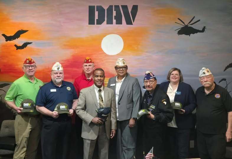 Sec Bond visits DAV offices 4.9.26