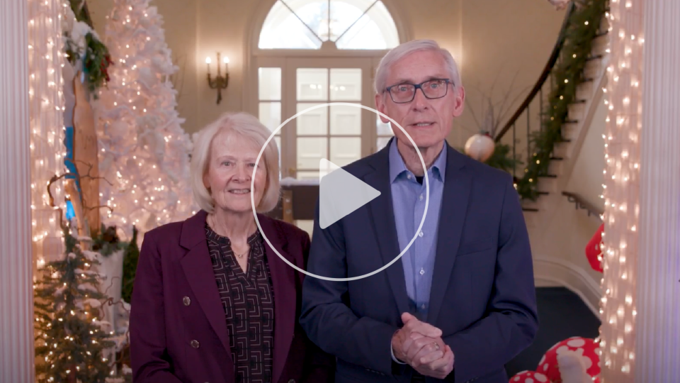 Gov. Evers, First Lady Host Virtual Tour of 2025 Holiday Decorations at the Wisconsin Executive Residence 