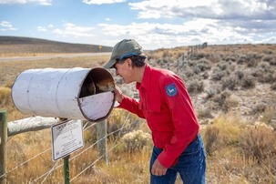 Pinedale Region biologist conducting sage grouse research